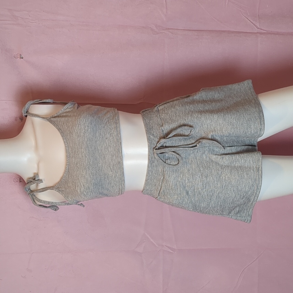 Boohoo Light Gray Tie Strap Crop Top and Matching Lounge Shorts Set size 8